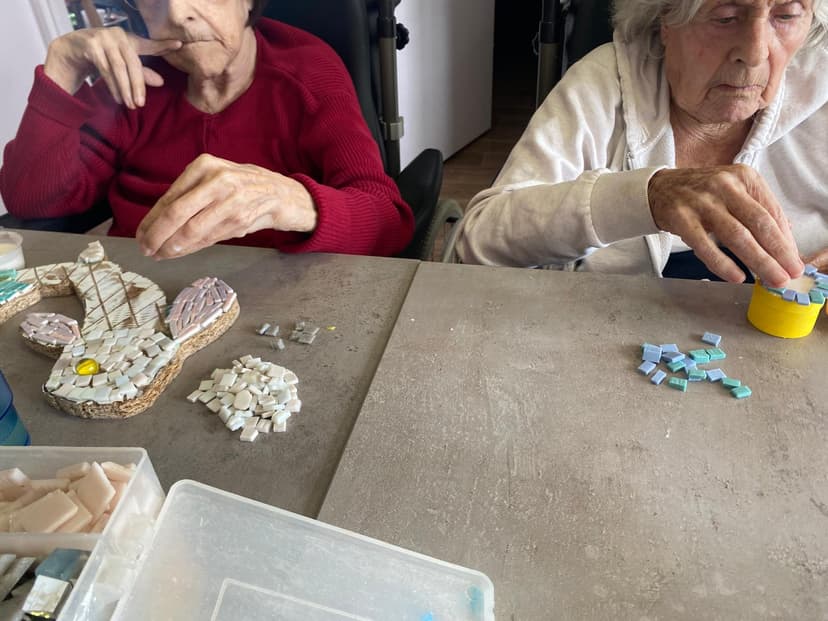 Ateliers mosaique en EHPAD depuis 2015